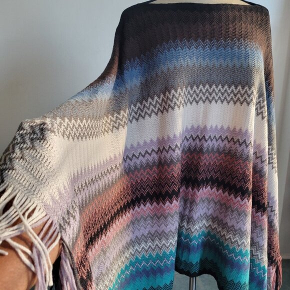 Le Moda Women's Zig Geometric Fringe Multi-colored Poncho (Size: One Size) - Picture 4 of 12